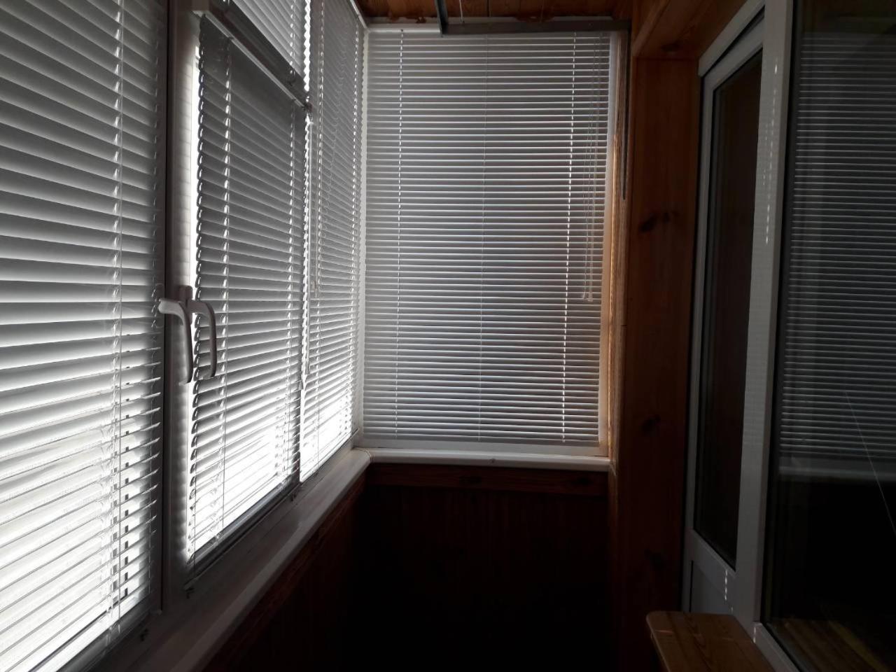 Apartment in the city center チェルニーヒウ エクステリア 写真