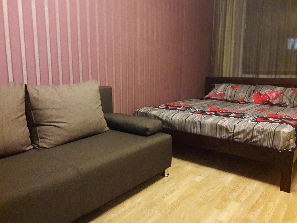Apartment in the city center チェルニーヒウ エクステリア 写真