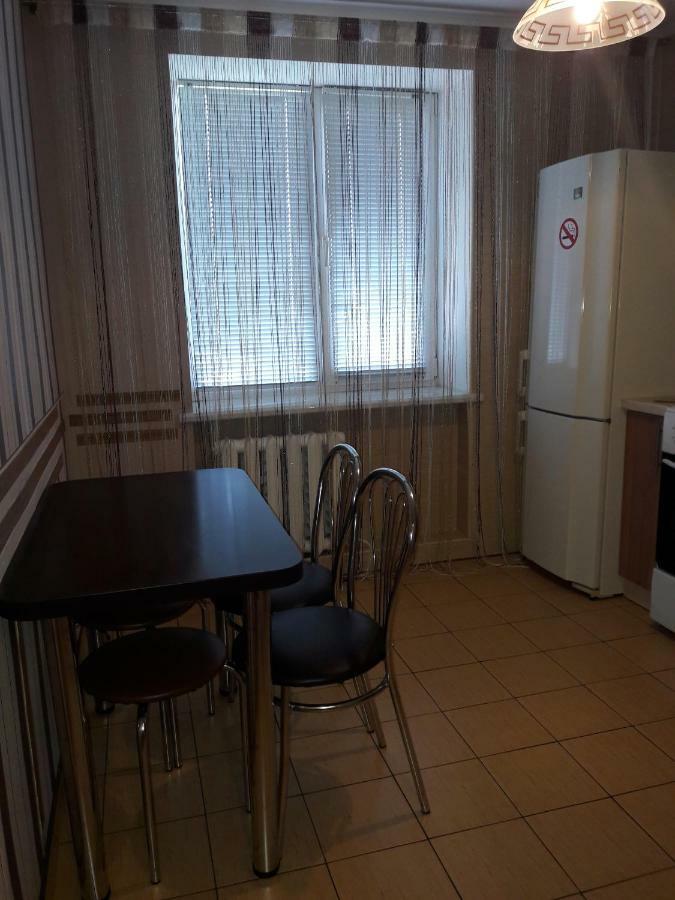 Apartment in the city center チェルニーヒウ エクステリア 写真